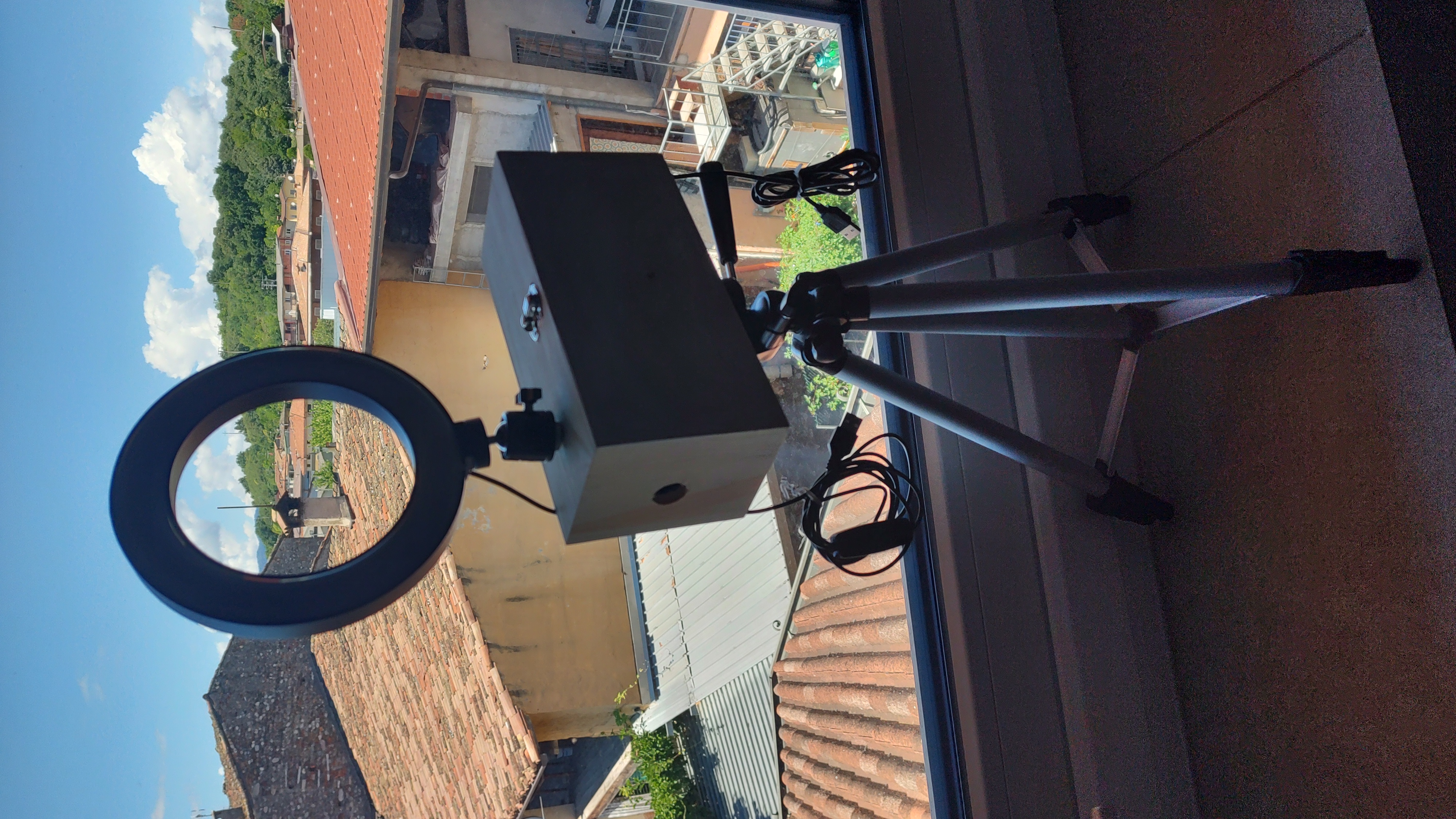 Lampada + Webcam — progetto personale di Tecnologia Lampada con webcam assemblata da Matteo — progetto Tecnologia